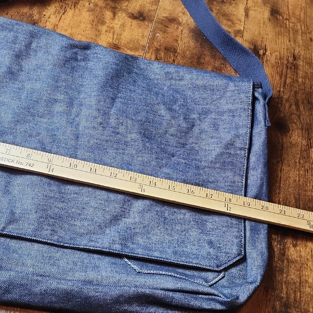 GAP | NWT Lightweight Navy Denim Laptop Shoulder Messenger‎ School Bag Pockets